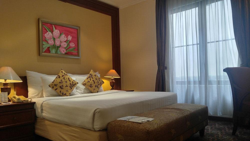 Arion Suites Hotel Bandung Exterior photo