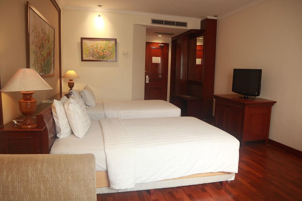 Arion Suites Hotel Bandung Exterior photo